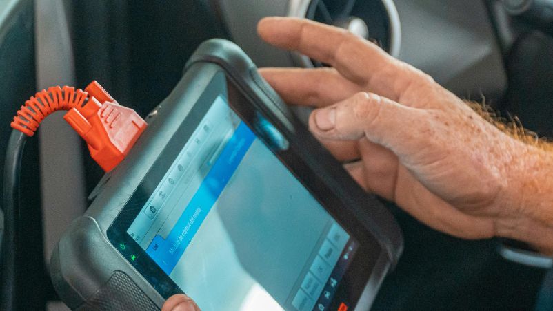 vehicle wellness, diagnostic scanning in progress
